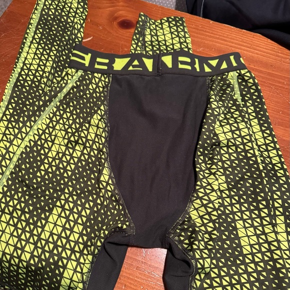 Set of 2! Men’s Under Armour compression leggings-1 Hot/ 1 Cold, size Small - Picture 6 of 6